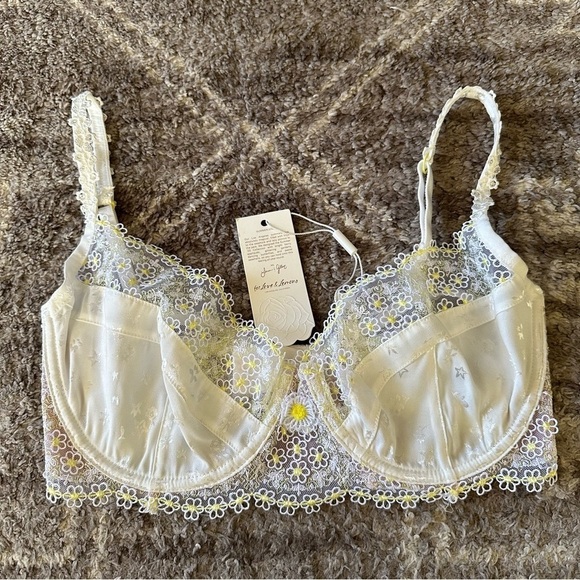 NWT For Love & Lemons 3D Daisy Underwire Bra 32DD - Picture 4 of 8